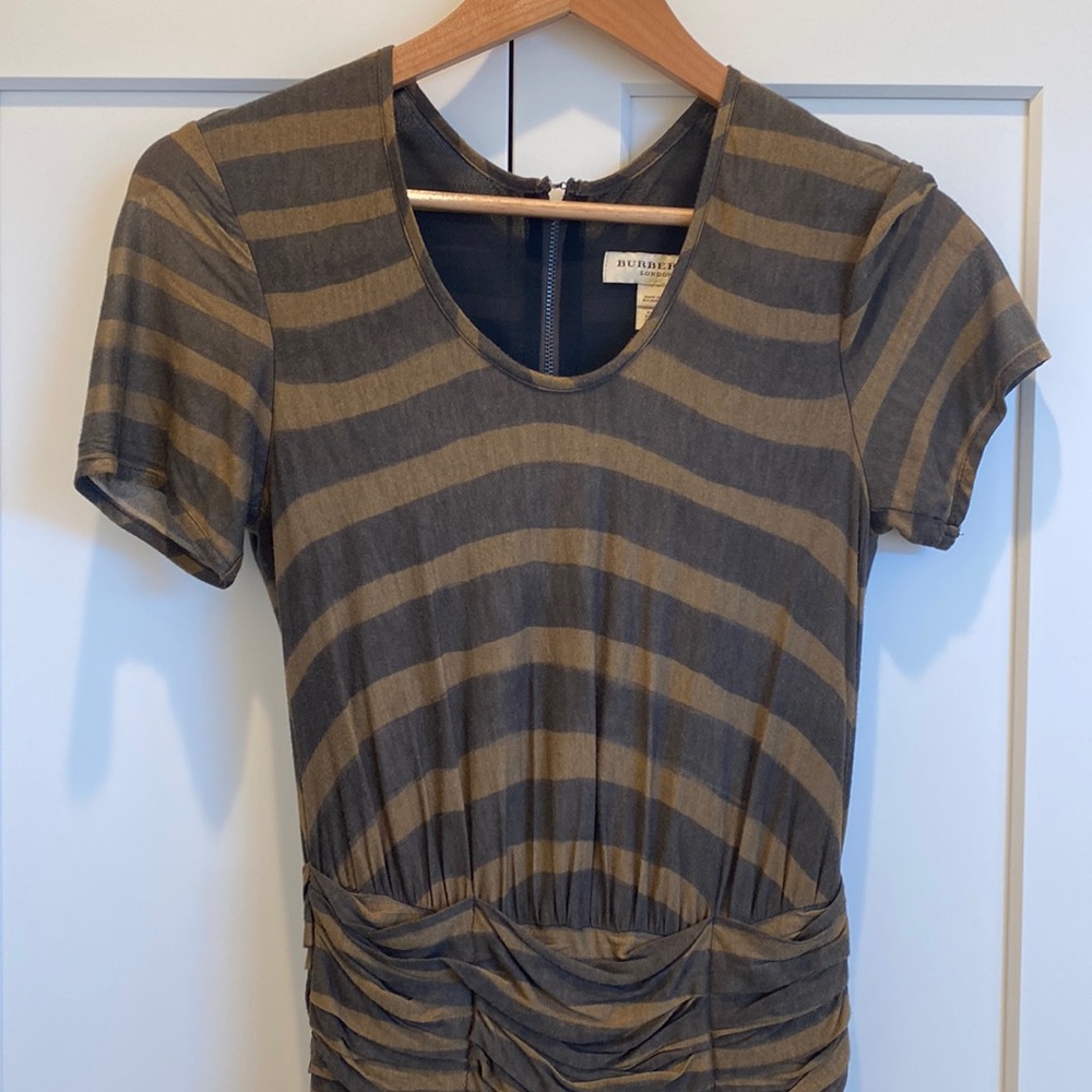 Rare! Like new Burberry 2012 Fall collection featherweight dress